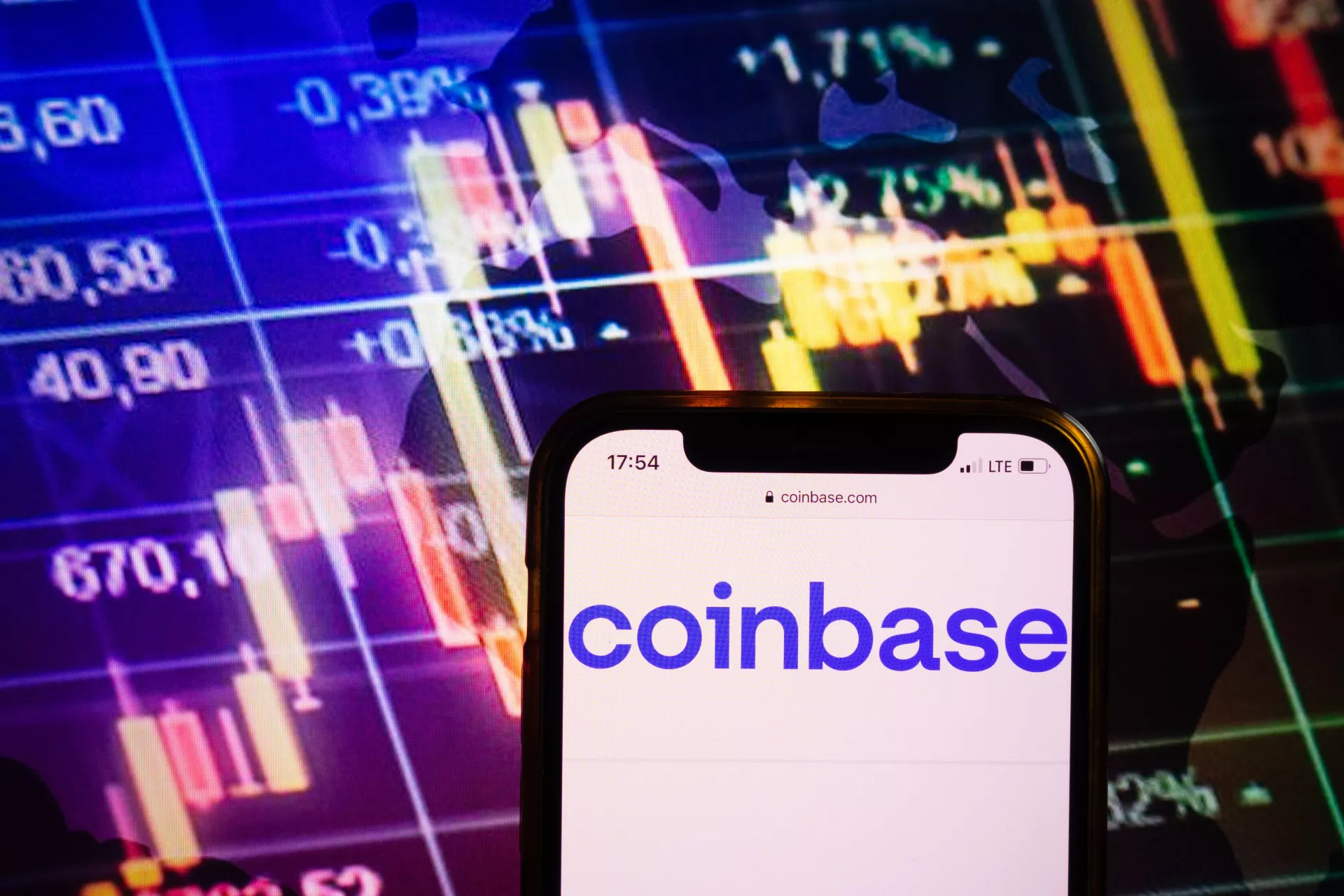 Aandelen Coinbase klappen omlaag vanwege plan om $1 miljard te lenen